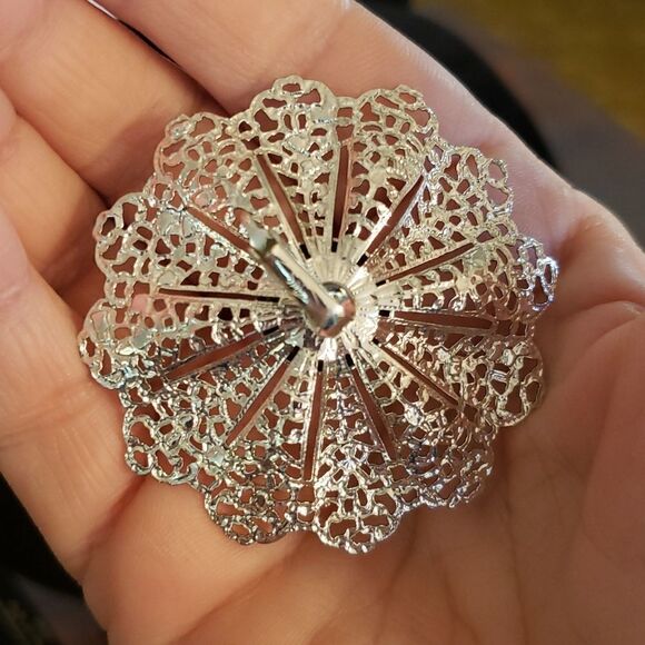 Vintage Sarah Coventry Silvertone Filigree Flower Clip Earrings - Picture 6 of 10